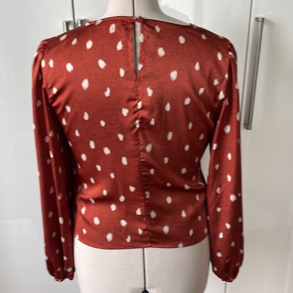 ASTR The Label Top with Long Sleeves in Brown/White Size-Large NWOT - Picture 4 of 8